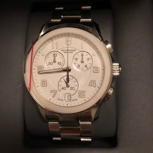 Men’s Victorinox Swiss Army watch